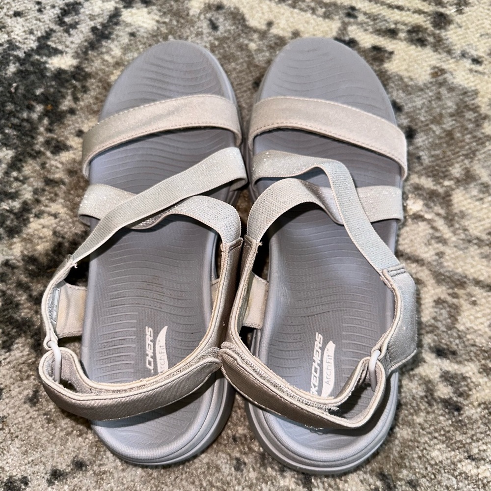 Sketchers Sandalds